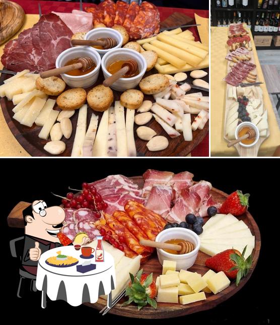 Piatto di formaggi al La Cantina Di Ladispoli