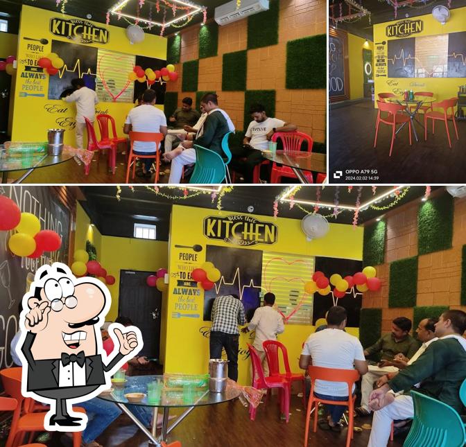 Cafe Tiffin Hut