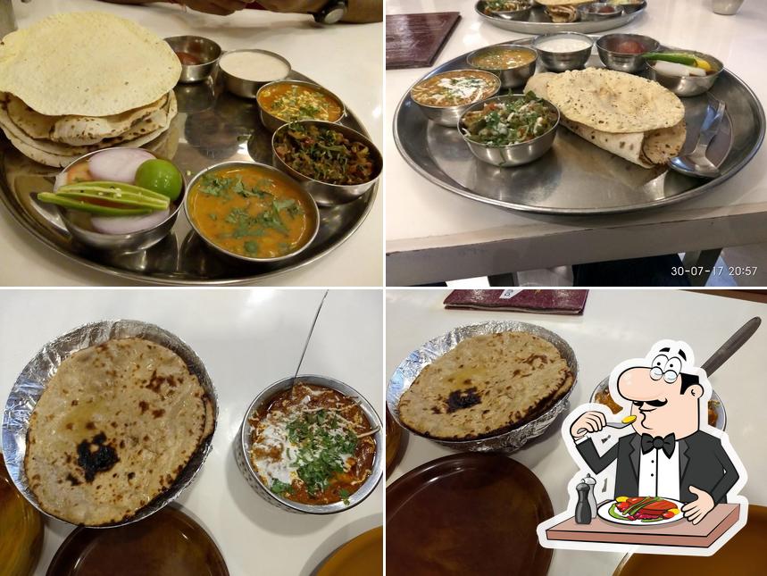 Meals at Naveen's Bapu Ki Kutia