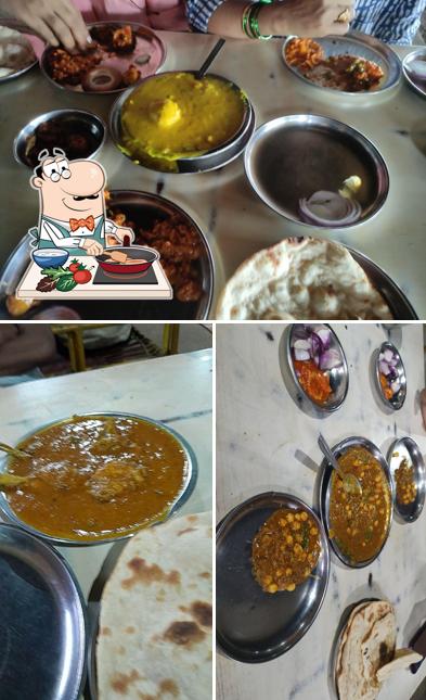 Chicken curry at Hotel Dasmesh Punjab