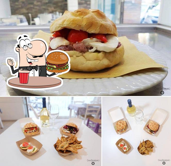 Prova un hamburger a Pescheria Pianeta Mare