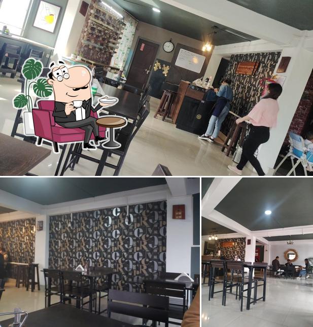 Check out how FoodSmith Restaurant looks inside