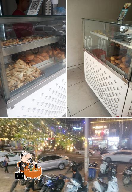 Mussels at Gita Samosa Center