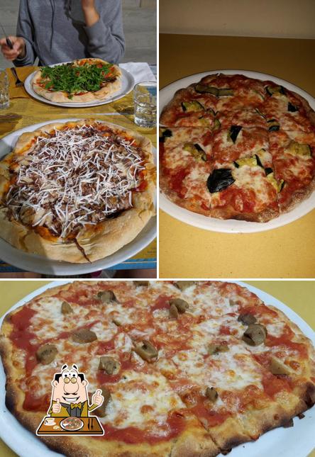 Ordina una pizza a Piadineria Vecchia Rimini -Taberna Sangiovese