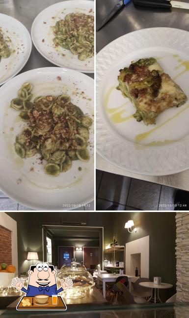 La cibo e interni del ristorante