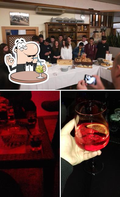 La bevanda e torta del ristorante