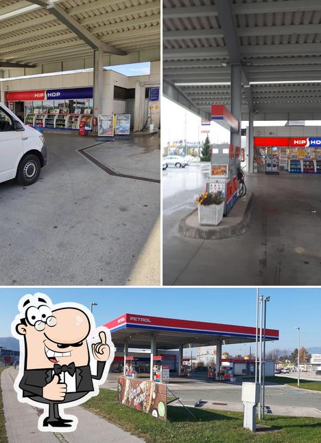 Vedi questa foto di Petrol