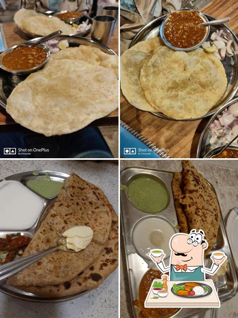 Food at Chaitanya Parantha's
