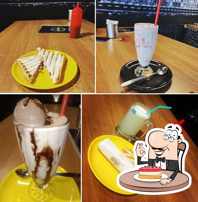 MAGNET ROPE ( budget cafe)