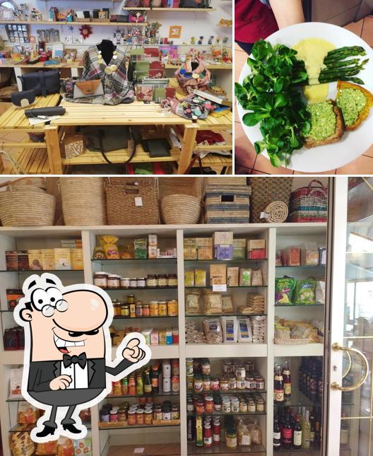 ekoné bar&shop si caratterizza per la esterno e cibo