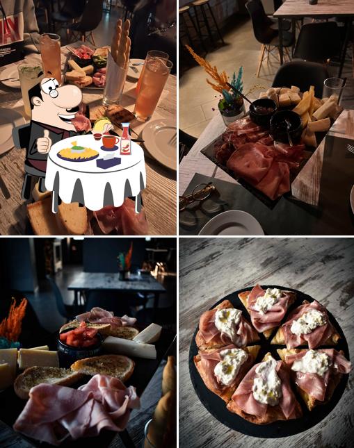 Piatto di formaggi al The Rail Alchemist Bar