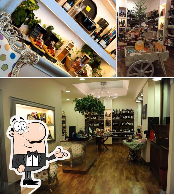 Gli interni di Enoteca Vine'