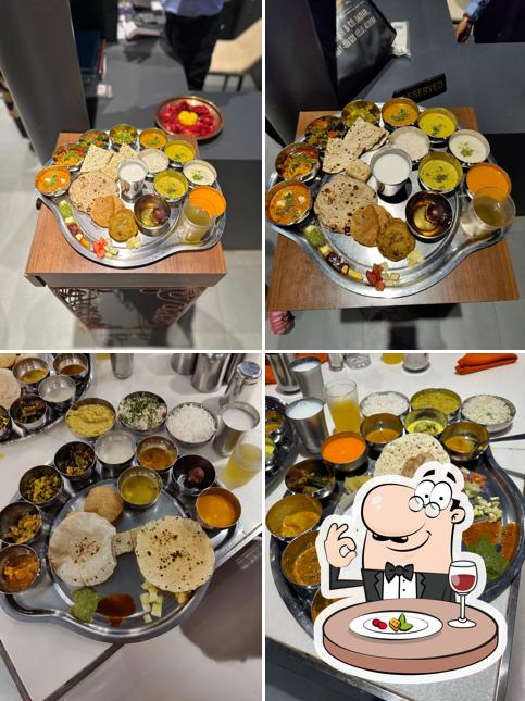 Food at Manbhavan Premium thali