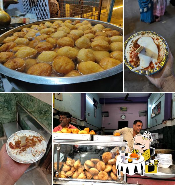 Food at Joshi Dahi Bada House