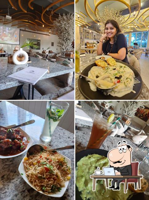 Check out how Cafe De Casa looks inside