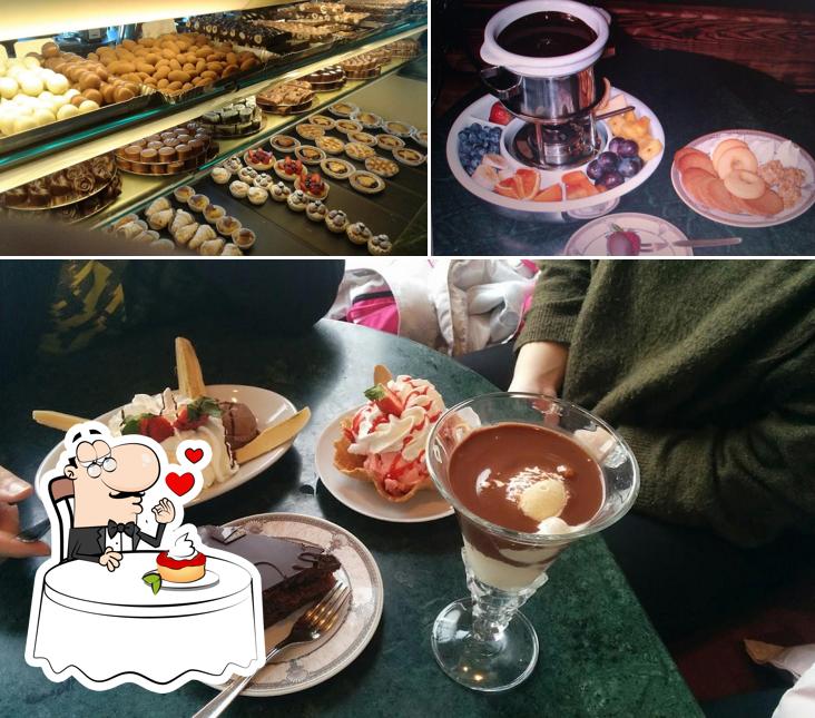 Chocolat Collomb - La miglior CIOCCOLATERIA, pasticceria, gelateria, cioccolatini artigianali e aperitivi in Val d'Aosta serve un'ampia varietà di dolci