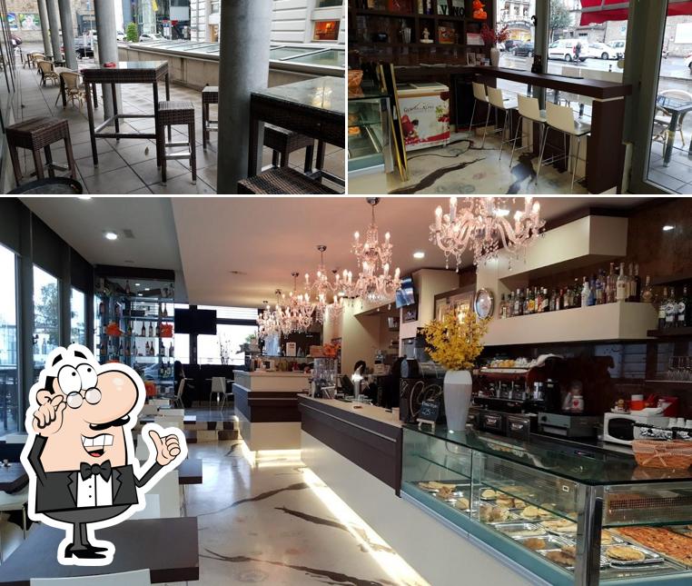 Gli interni di Angel's Bar