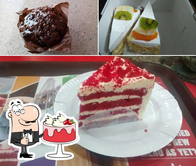 Red velvet cake at Baker Street