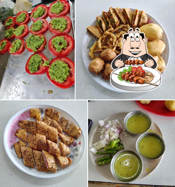 Food at Kartik Bhajiya Center