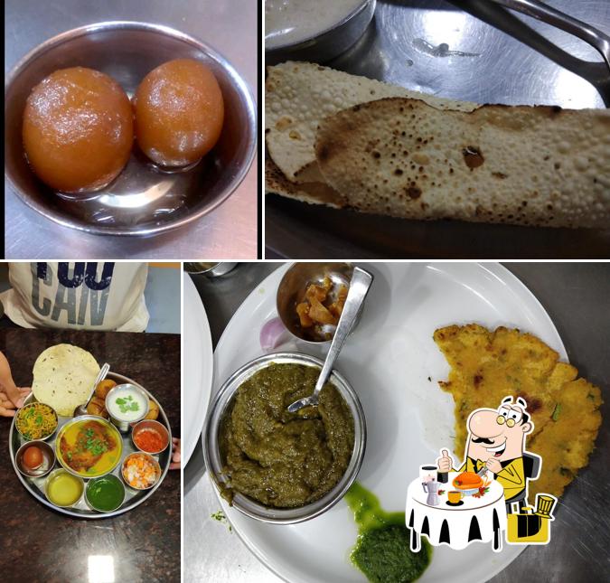 Food at Dadi Ka Khazana