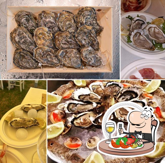 Prova tra i vari prodotti di cucina di mare disponibili a Marisqueria Villa rosa FOOD & DRINK