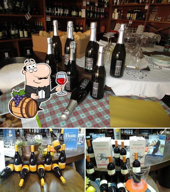 È gradevole godersi un bicchiere di vino a La Cantinetta di Montagnana