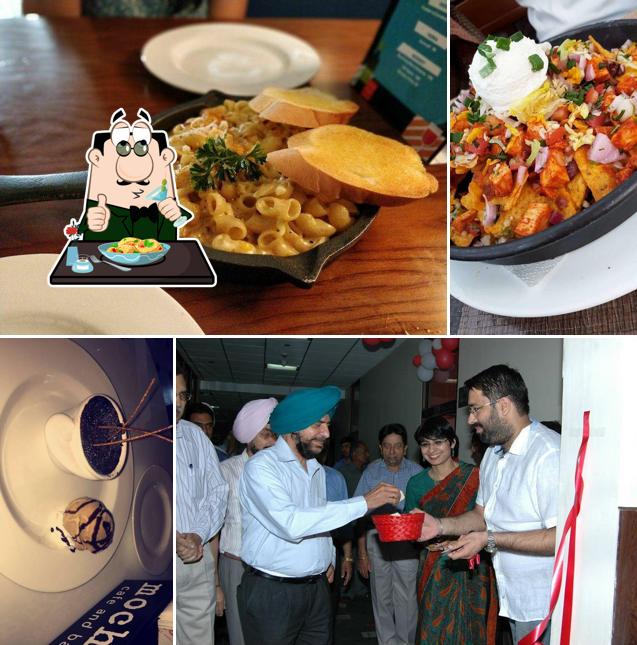 Macaroni and cheese at Cafe Mocha IT