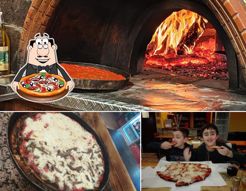 A Pizzeria Da Paolillo, puoi ordinare una bella pizza