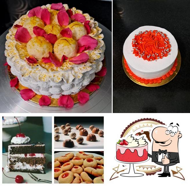 Red velvet cake at La Patisserie Kakali
