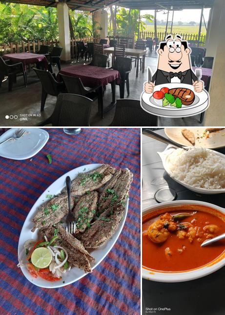Order meat dishes at RONANS
