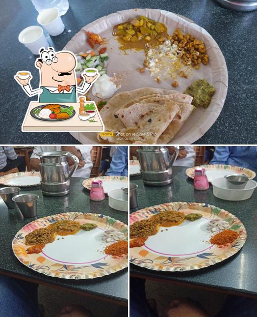 Food at Shri Veerabhadreshwara Lingayat Khanavali