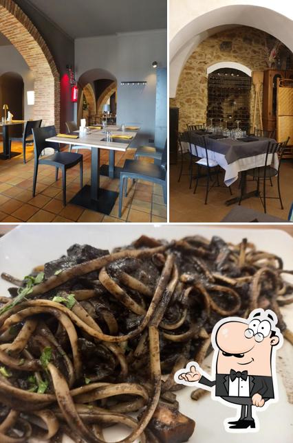 La interni e cibo del ristorante