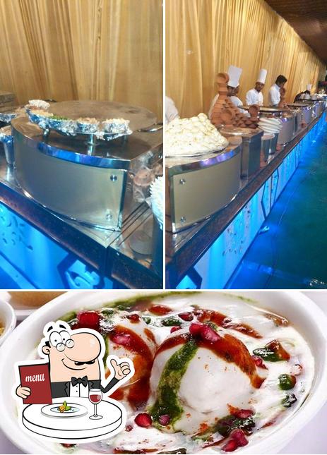 Food at Agra chat bhandar