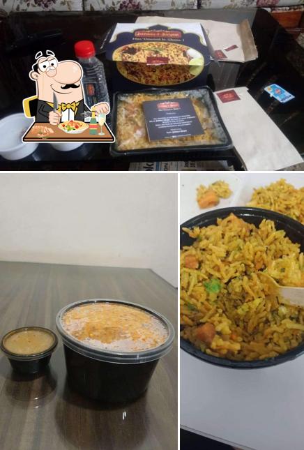 Among various things one can find food and beverage at Deewan E Biryani
