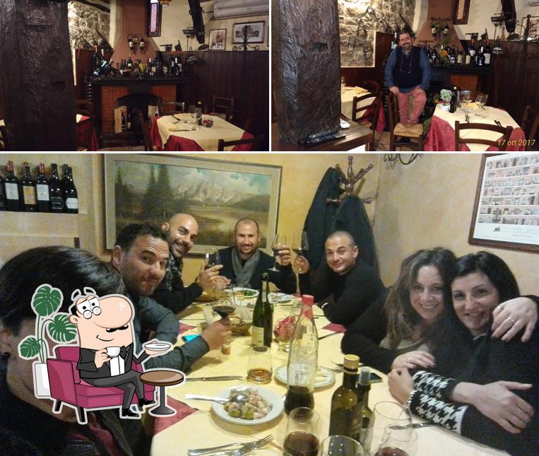 Siediti a un tavolo di Trattoria La Lanterna Castelbuono