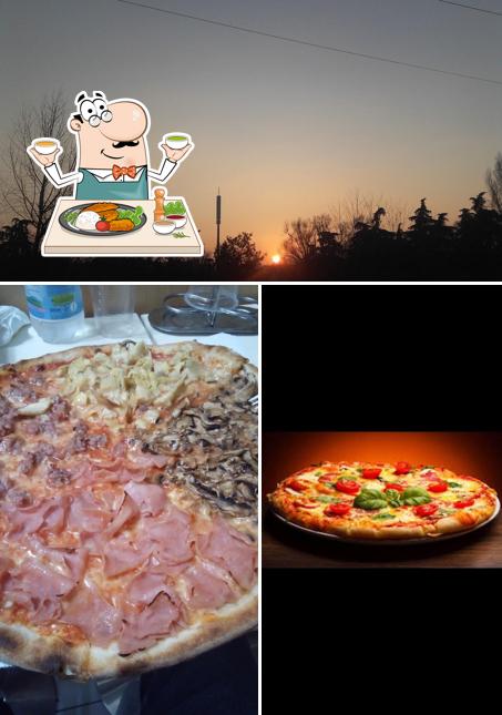 La foto di cibo e esterno da Antica Roma