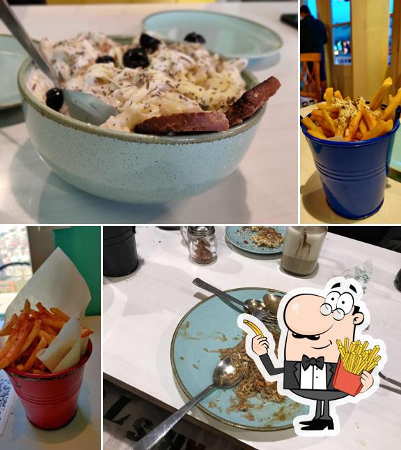 At Cafe Argyle House you can try French-fried potatoes
