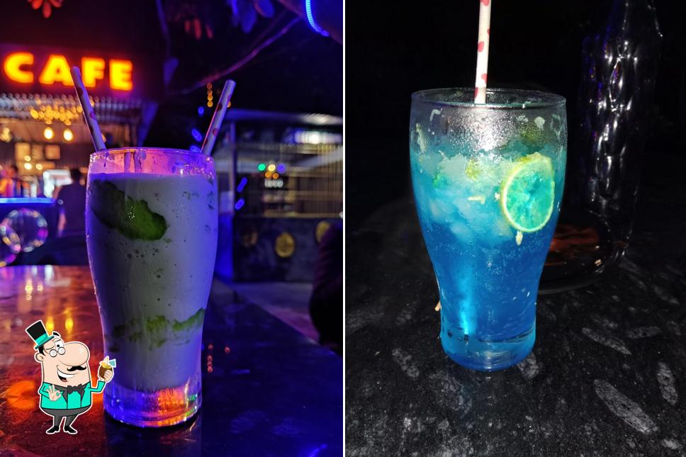 Club Cafe serves alcohol