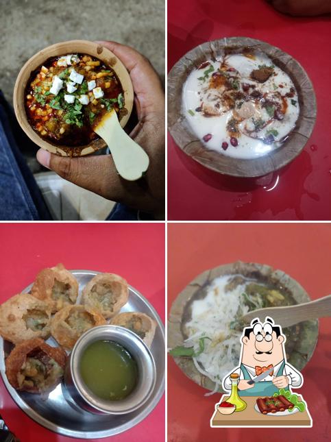 Try out meat meals at Gopi Chaat Bhandaar