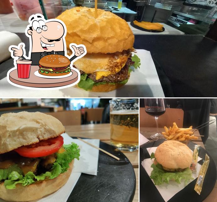 Ordina un hamburger a Hamburgeria Toscana