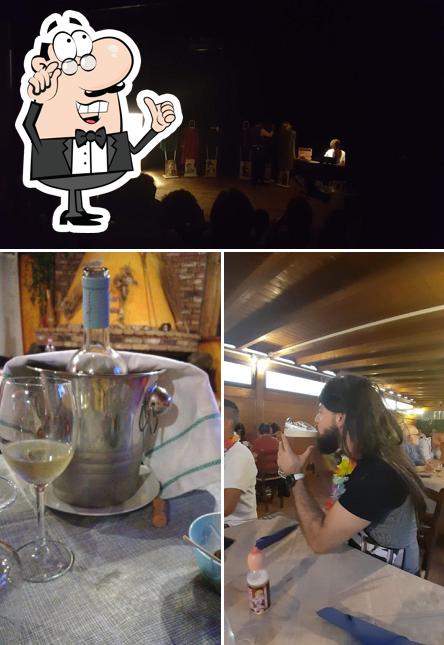 La immagine di interni e vino da Mafra