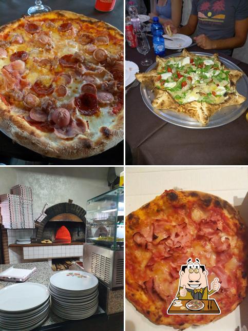 Scegli una pizza a Pizzeria Totò Sapore