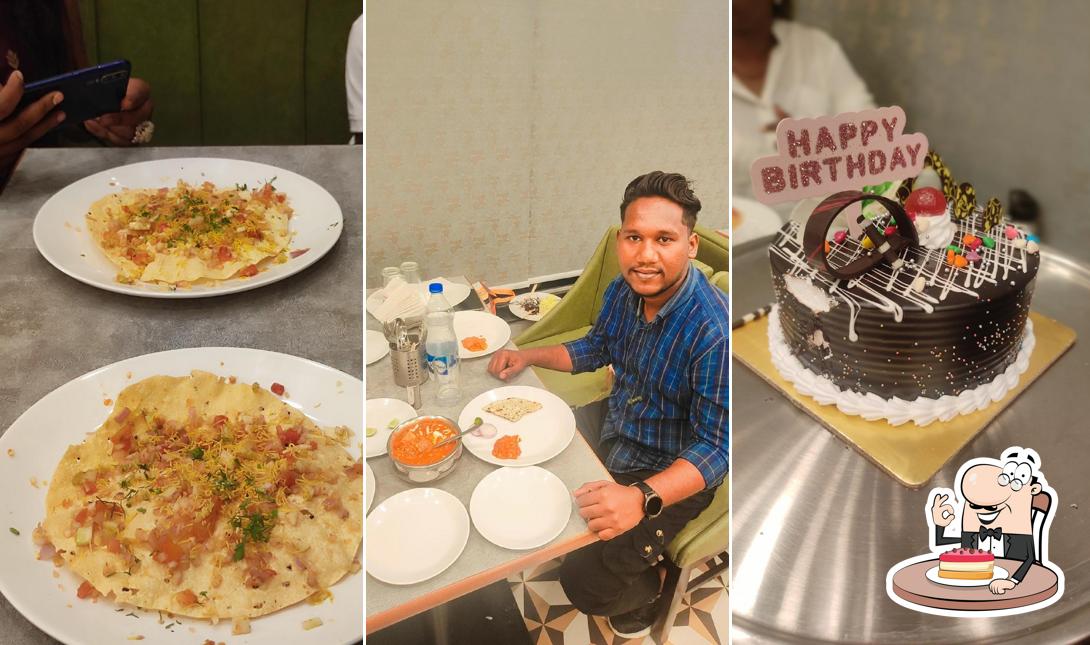 Cheesecake at Vithal Kamats (G Point Restaurant)