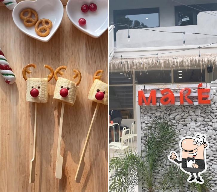 Siediti a un tavolo di Fruit Club