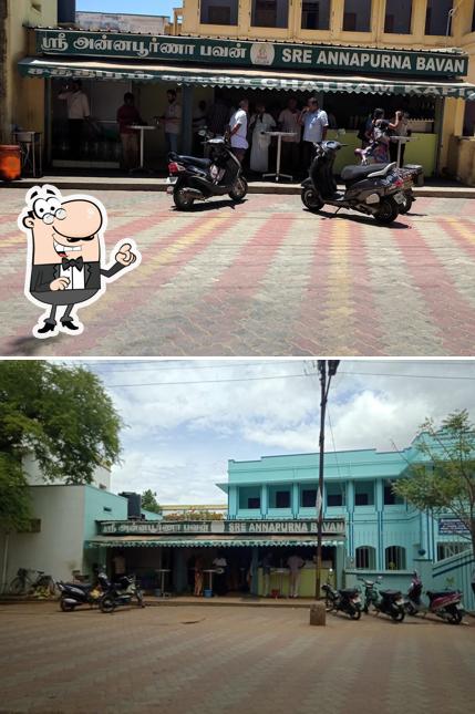 The exterior of Sri Annaporana Bhavan