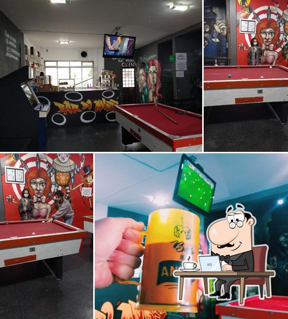 Veja imagens do interior do Bar do André
