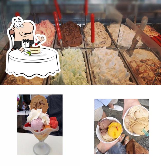 Non scordarti di ordinare un dessert a Vitti Gelateria dal 1898