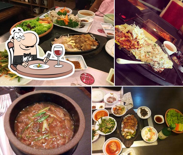 Food at Gung the palace