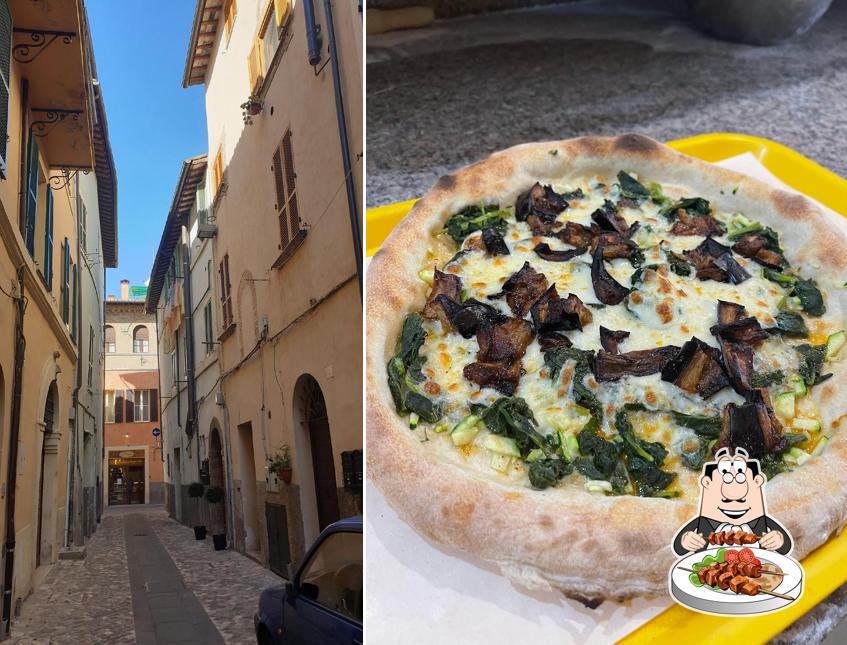 Cibo al Pizzeria-Friggitoria L'Oro di Napoli