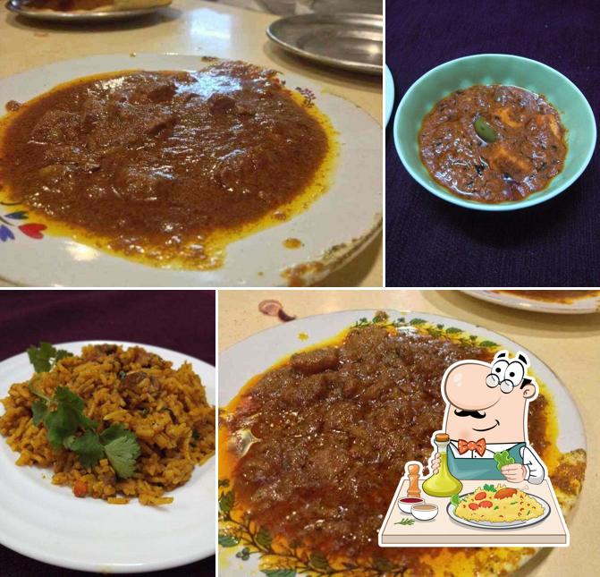 Food at Bana Bhatiyar Khana